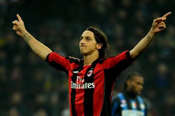 Temporadas en el FC Inter: 2006-09
Temporadas en el AC Milan: 2010-12
