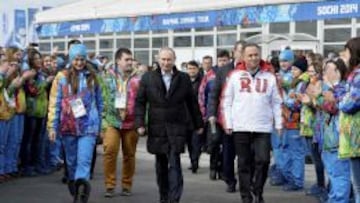 PRESIDENTE. Isinbayeva, el presidente Putin y Mutko, en Sochi.