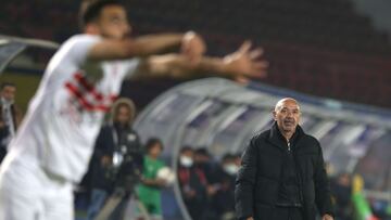 Cairo (Egypt), 01/03/2021.- Jaime Pacheco, head coach of Zamalek, looks on during the Egyptian Premier League soccer match between Wadi Degla and Zamalek SC at Al Salam Stadium in Cairo, Egypt, 01 March 2021. (Egipto) EFE/EPA/Mohamed Hossam