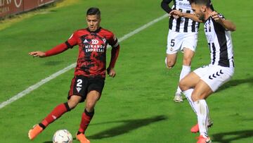 Carlos Julio, en el duelo ante el Castell&oacute;n en Anduva.