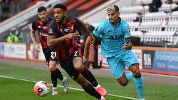 Lamela pelea un bal&oacute;n en el partido ante el Bournemouth.