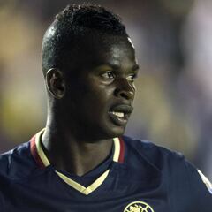 Darwin Quintero será sancionado por intentar dar balonazo a reportero