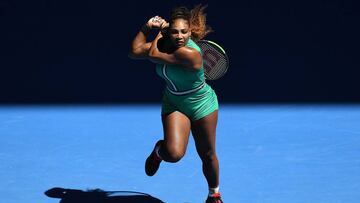 Serena Williams of the US hits a return against Ukraine's Dayana Yastremska during their women's singles match on day six of the Australian Open tennis tournament in Melbourne on January 19, 2019. (Photo by William WEST / AFP) / -- IMAGE RESTRICTED TO EDITORIAL USE - STRICTLY NO COMMERCIAL USE --