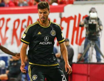 2.- (Columbus Crew) 1.96 metros