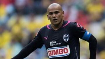 Humberto Suazo es capitán de Monterrey.