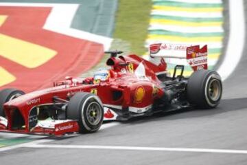 Fernando Alonso en acción hoy, en el Gran Premio de Brasil de Fórmula Uno, circuito de Interlagos, Sao Paulo, última carrera del año.