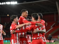 Los jugadores del Almería celebran un gol.