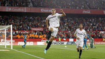 Ben Yedder celebr&oacute; as&iacute; el 1-0.