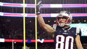 FOXBOROUGH, MA - JANUARY 21: Danny Amendola #80 of the New England Patriots reacts after scoring a touchdown in the fourth quarter during the AFC Championship Game against the Jacksonville Jaguars at Gillette Stadium on January 21, 2018 in Foxborough, Massachusetts.   Elsa/Getty Images/AFP
 == FOR NEWSPAPERS, INTERNET, TELCOS &amp; TELEVISION USE ONLY ==