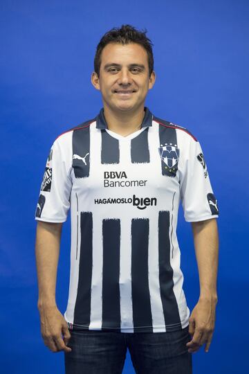 Al exjugador de Rayados y de Necaxa, se le recuerda por su buen toque de balón y por sus salidas nocturnas ya que se vio involucrado en varios incidentes con la ley.