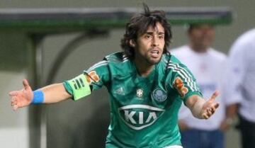 BONUS TRACK | Jorge Valdivia sufrió con Palmeiras en 2012, año en que no pudo mantenerse en el Brasileirao. Fue le segundo descenso en la historia del club. El Mago no estará en la Copa Centenario.