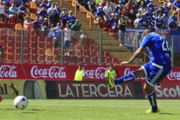 Guzm&aacute;n Pereira marca el primer gol de la U ante Palestino en Santa Laura.