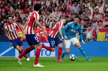 Cristiano Ronaldo y Kieran Trippier.