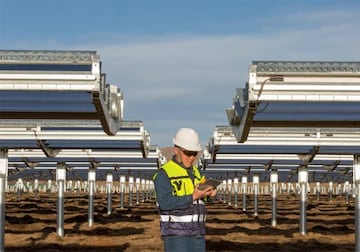 Una instalaci&oacute;n fotovoltaica en la provincia china de Sichu&aacute;n contribuye a la iniciativa de energ&iacute;a limpia al 100 % de Apple. 