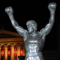 Aficionados disfrazan a Rocky Balboa como Tom Brady