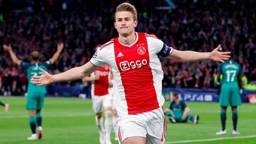 El defensa holandés del Ajax, Matthijs de Ligt, durante un partido.
