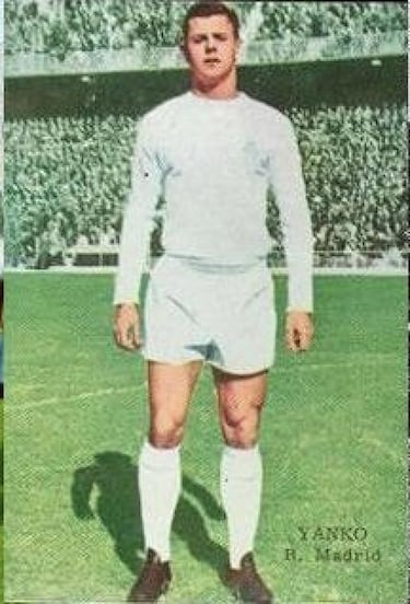 Jugó con el Real Madrid durante dos temporadas 62/63, 63/64, y con el Espanyol la temporada 1970/71.