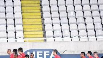 <b>SESIÓN EN CHIPRE. </b>El Atlético se entrenó ayer por la tarde en el GSP Stadium de Nicosia, que hoy se llenará para presenciar el encuentro entre el APOEL y los de Quique con la Europa League en juego.