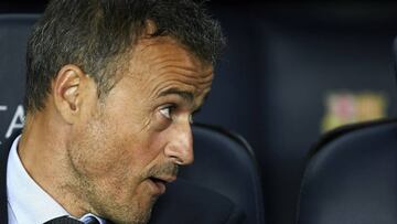 GRA563. BARCELONA, 29/10/2016.- El entrenador del FC Barcelona Luis Enrique durante el partido de la d&eacute;cima jornada de Liga en Primera Divisi&oacute;n que FC Barcelona y Granada CF disputan estqa noche en el Camp Nou, en Barcelona. EFE/Alejandro Garc&iacute;a