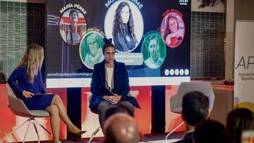 MÁLAGA, 07/03/2024.- La seleccionadora nacional de fútbol femenino Montse Tomé participa hoy jueves en el evento ?Comunicación Igualdad y deporte? que se celebra en la Fábrica de Cervezas Victoria de Málaga. EFE/Álvaro Cabrera