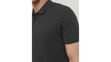 Polo de manga corta perfecto para todo tipo de planes y disponible en Amazon.