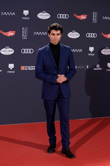 El actor Ismael Abadal posa en la alfombra roja de la XI edición de los Premios Feroz.