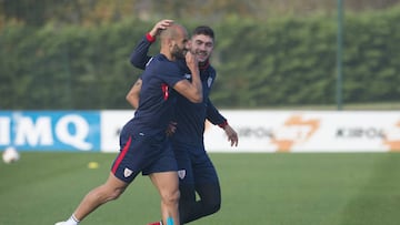 Mikel Rico con Unai Núñez.