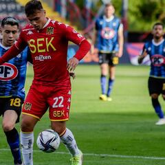 Los jugadores libres que animarán el mercado de fichajes en Chile