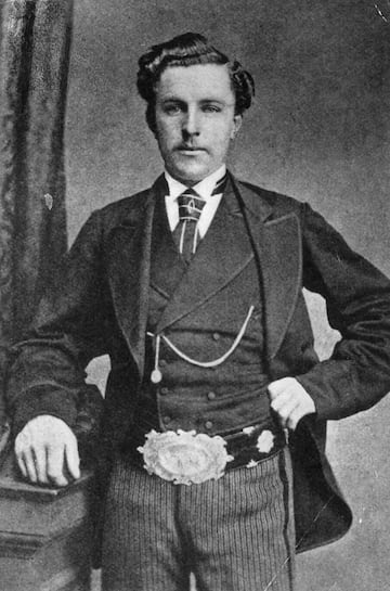 Durante las doce primeras ediciones, el ganador recibía un cinturón rojo con adornos de plata, conocido como el Challenge Belt. Young Tom Morris ganó tres veces entre 1868 y 1870 y, siguiendo las reglas, se lo quedó en propiedad. Como no había nada por lo que jugar, en 1871 no se disputó el Open.