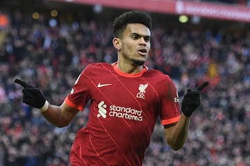 El extremo colombiano Luis Díaz anotó el tercer gol de la victoria de Liverpool 3-1 ante Norwich por la jornada 26 de la Premier League en Anfield.