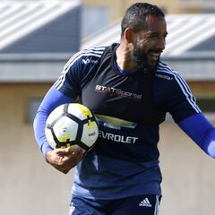 Beausejour: "De niño quería jugar en la U más que en la Selección"