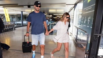 Gerard Pique y Clara Chia llegan al aeropuerto Adolfo Suarez Madrid Barajas a 28 de Julio de 2023 en Madrid (España).
GERARD PIQUE;CLARA CHIA;FAMOSOS;PAREJA;AEROPUERTO;VIAJE
Antonio Gutiérrez / Europa Press
28/07/2023