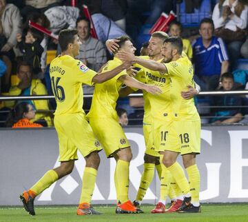 2-2. Samu Castillejo celebró el gol del empate.