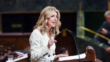 La vicepresidenta segunda y ministra de Trabajo y Economía Social en funciones, Yolanda Díaz, interviene durante la primera sesión del debate de investidura de Pedro Sánchez como presidente de Gobierno, en el Congreso de los Diputados, a 15 de noviembre de 2023, en Madrid (España). El Salón de Plenos del Congreso acoge hoy y mañana, 16 de noviembre, el debate de investidura del presidente del Gobierno en funciones, Pedro Sánchez. El secretario general del PSOE tiene el apoyo de 179 diputados de los 350 del Congreso. Está previsto que votarán a favor de que el líder socialista sea presidente del Gobierno tras exponer su programa PSOE, Sumar, ERC, Junts, EH Bildu, PNV, BNG y Coalición Canaria frente a los 171 en contra de PP, Vox y UPN. El acto se celebra en un momento de tensión por las concentraciones en la sede del PSOE en Ferraz y protestas en contra de la ley de amnistía registrada por los socialistas que beneficia a los implicados del 'procés'.
15 NOVIEMBRE 2023;MADRID;INVESTIDURA;SÁNCHEZ;CONGRESO DE LOS DIPUTADOS;ACUERDO PSOE Y JUNTS;AMNISTÍA
Gustavo Valiente / Europa Press
15/11/2023