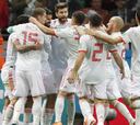 España sufre para ganar