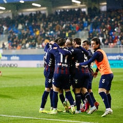 Al colista se le hace larga la noche eibarresa