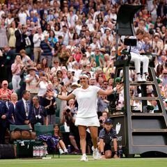 Jabeur repite final y salva el número uno de Swiatek