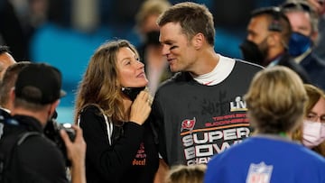 Según los reportes, Tom Brady se siente despreocupado de lo que piensa su exesposa Gisele Bündchen sobre las burlas en su roast.