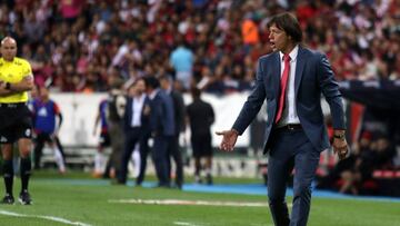 El timonel argentino es el principal candidato para dirigir a la escuadra ´tica' y solo faltaría cuestiones muy puntuales para que el ex-Chivas firme.