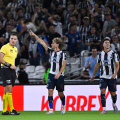Sergio Canales sorprende con un espectacular gol ante Necaxa
