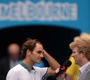 Federer gana sin despeinarse y recordando su mejor tenis