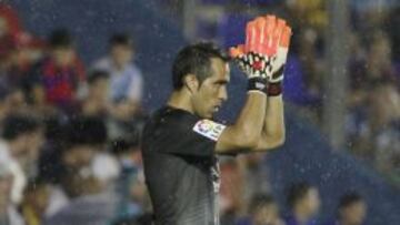 Claudio Bravo recibi&oacute; toda la confianza de Hristo Stoichkov.