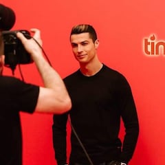 Los futbolistas y técnicos que triunfarían en Tinder