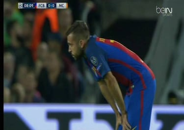 Jordi Alba and Piqué injured before half-time against City