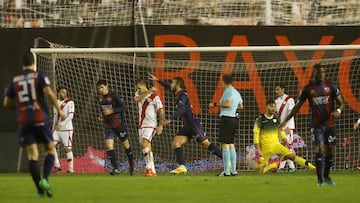 Borja Lázaro adelantó al Huesca en Vallecas.