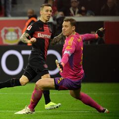 Grimaldo y Frimpong, el espectacular trabajo de los carrileros de Xabi Alonso