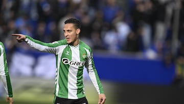 Antony, ante el Oviedo.