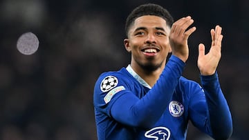 Chelsea's French defender Wesley Fofana applauds the fans following during the UEFA Champions League round of 16 second-leg football match between Chelsea and Borrusia Dortmund at Stamford Bridge in London on March 7, 2023. - Chelsea won the match 2-0. (Photo by Glyn KIRK / IKIMAGES / AFP)