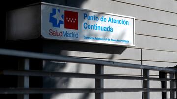 Entrada del centro de urgencias de Pirámides a día de hoy cerrado, a 4 de noviembre de 2022, en Madrid (España). Los sindicatos SUMMAT (Asamblea de Trabajadores del Summa 112) y MATS (Movimiento Asambleario de trabajadores de la Sanidad), con el apoyo de la Plataforma SAR (Servicio de Atención Rural), CSIF, Asociación de Facultativos Especialistas (AFEM) y Asociación Madrileña de Enfermería (AME), arrancan este viernes tres jornadas de huelga en protesta por el modelo de atención de la urgencia extrahospitalaria en la región. La huelga afecta a los 698 médicos, enfermeros y celadores de los Servicios de Atención Rural (SAR) y de los Servicios de Urgencias de Atención Primaria (SUAP) afectados por la reorganización, así como los profesionales del Summa 112 que atienden estos servicios. En la huelga reclaman la apertura ‘inmediata’ de los 37 SUAPs que funcionaban antes de la pandemia, además de la continuidad de los SAR con sus horarios y condiciones actuales.
04 NOVIEMBRE 2022;SUMMA;24 HORAS;URGENCIAS;HUELGA;RECURSOS;ATENCIÓN PRIMARIA;CENTROS CERRADOS
Alberto Ortega / Europa Press
04/11/2022