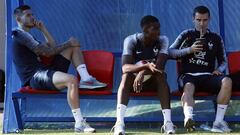 Lucas, Pogba y Griezmann, durante un entrenamiento con Francia.
